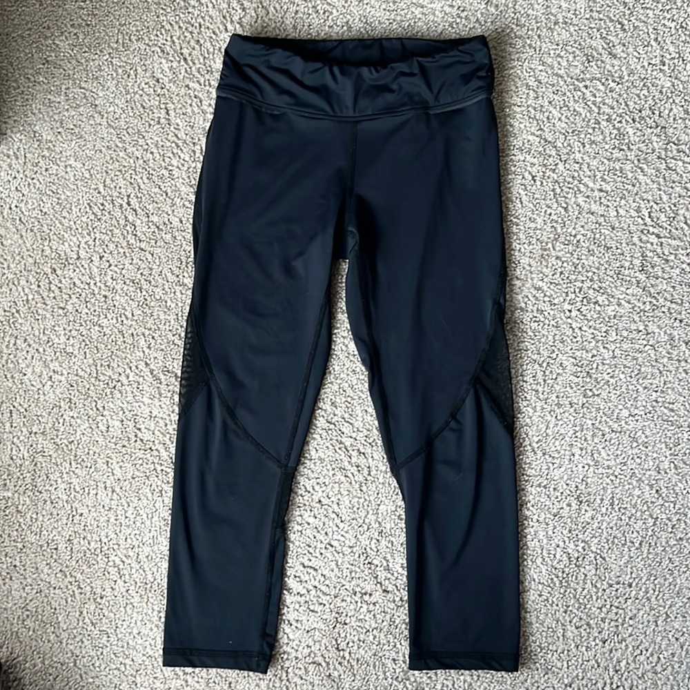 Mesh capris